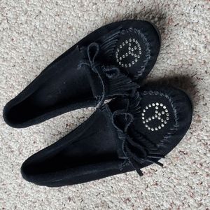 Minnetonka size 7 1/2 moccasins